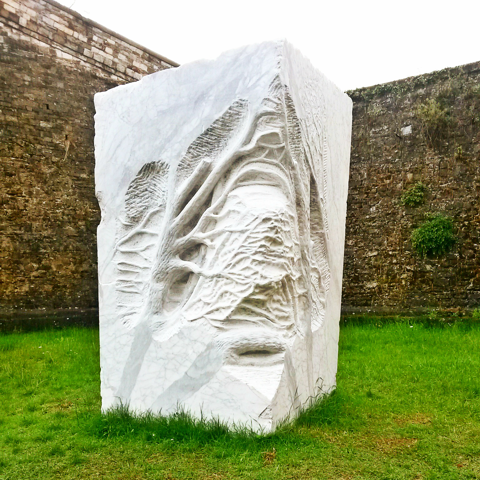 scultura anatomia in marmo di giuseppe penone