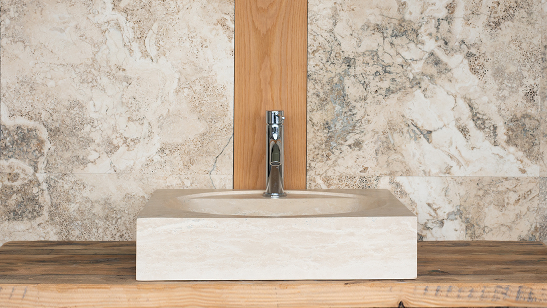 Square travertine washbasin “Linear”