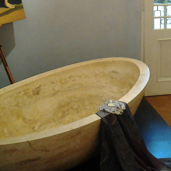 Travertine bathtub "Ovale"