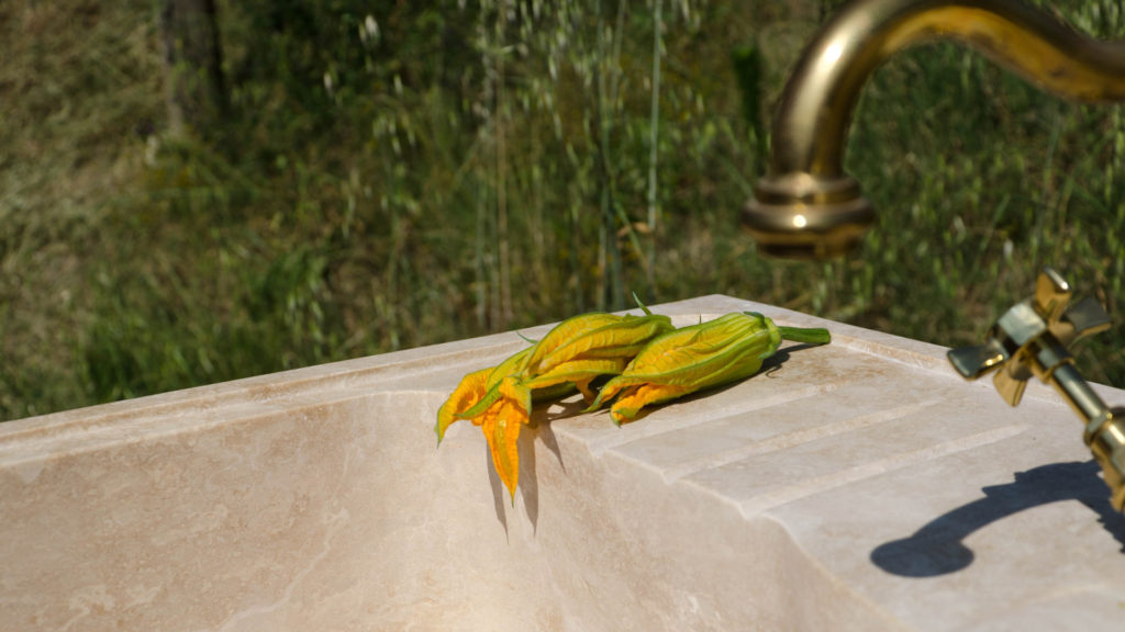 Waschbecken aus Travertin „Acquaio“