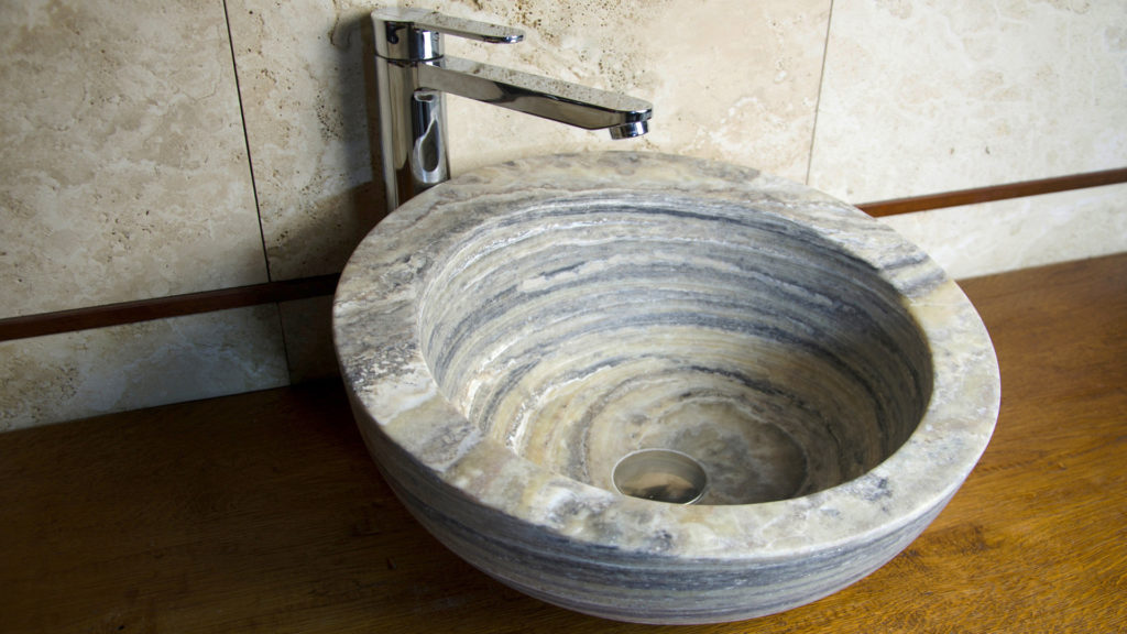 Aufsatzwaschbecken aus Travertin „Palla Antico“