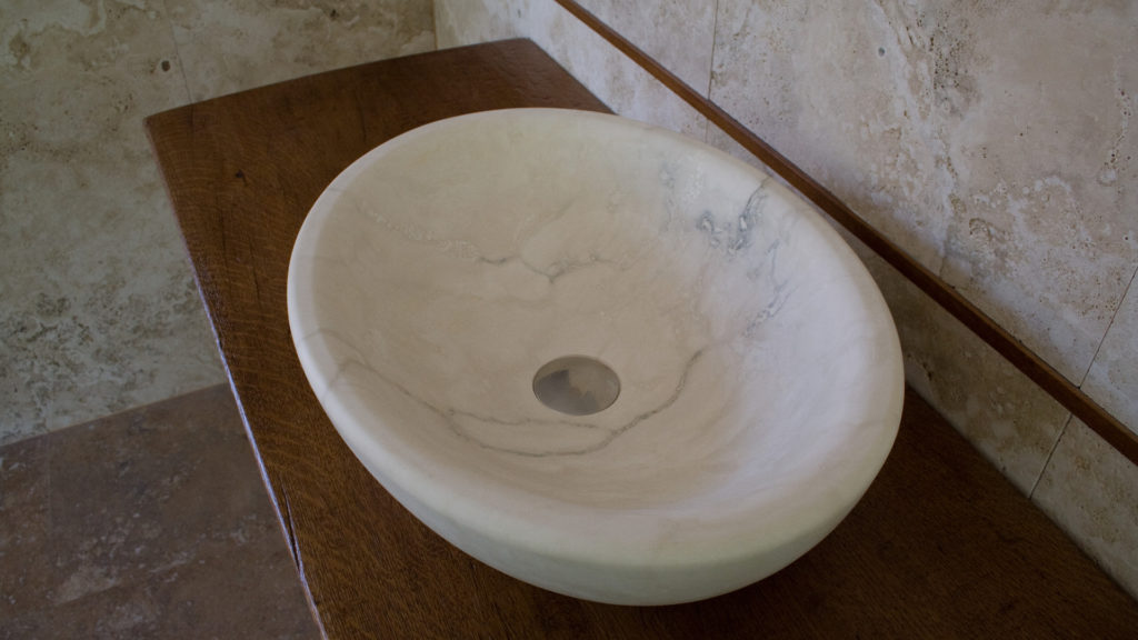 Oval travertine washbasin "Vaschetta"