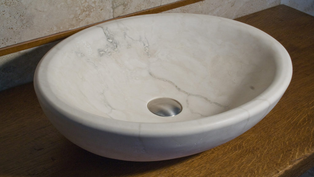 Oval travertine washbasin "Vaschetta"