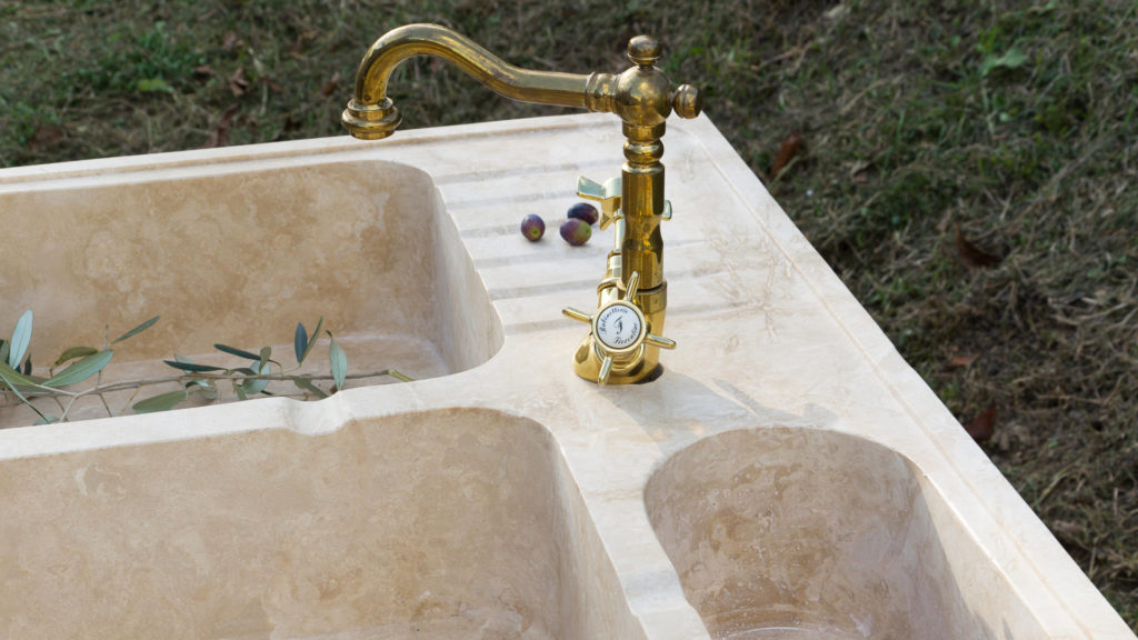 Travertine sink “Acquaio Triplo”