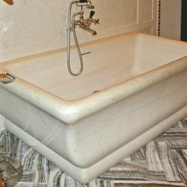 Badewanne aus Marmor „Regal“