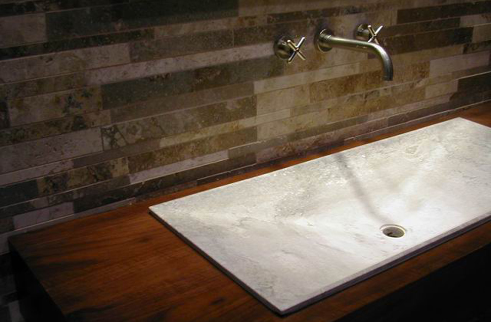 Mobile da bagno “Greve” in legno e travertino