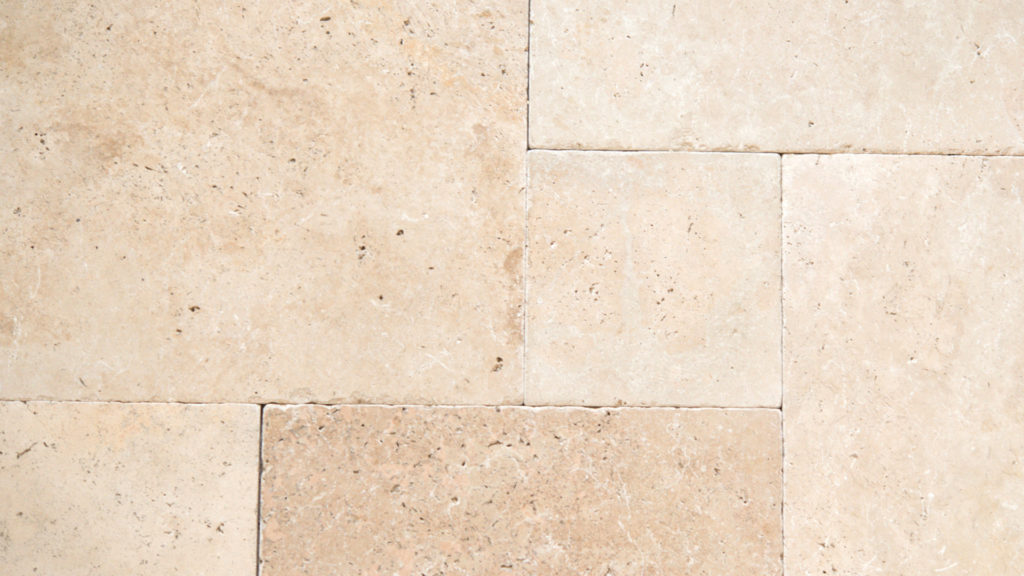 Cross-cut travertine “Avana Mix”