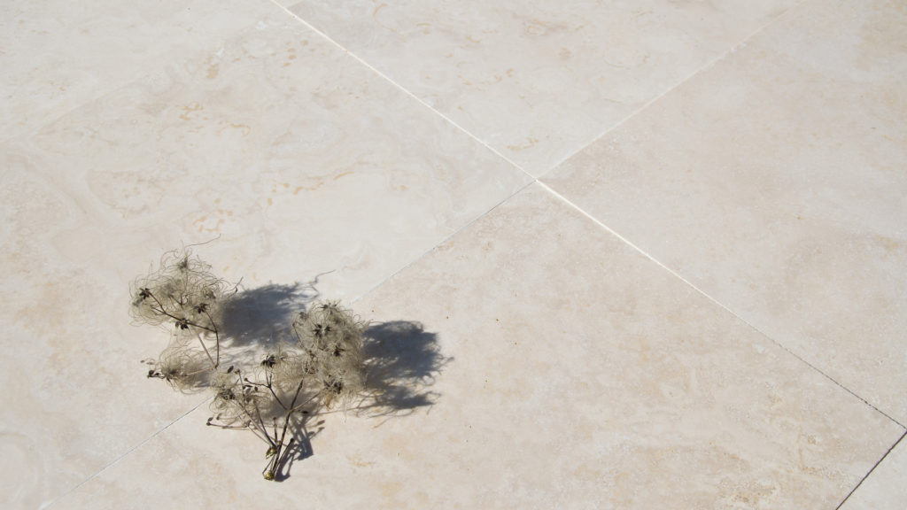 Cross-cut travertine "Nuvolato"