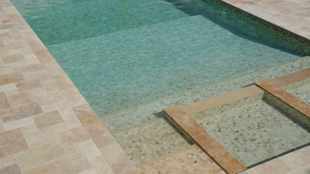 Rivestimento Piscina in Travertino Avana Mix - Pietre di Rapolano