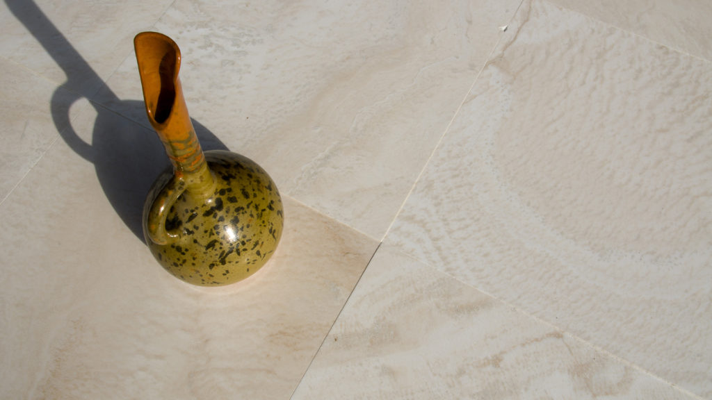 Cross-cut travertine "Milk Shake"