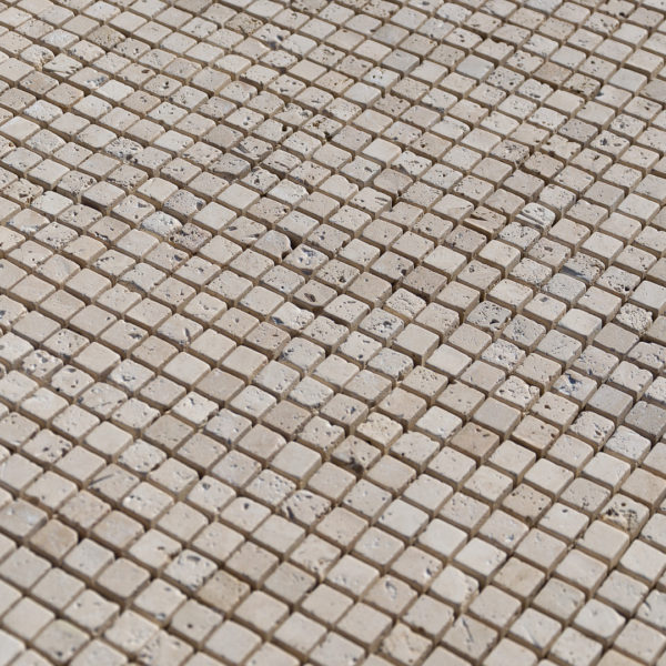 Mosaico in travertino "1,5×1,5 Light Blend" Ciottolo
