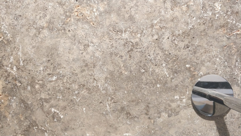 Cross-cut travertine "Ice"