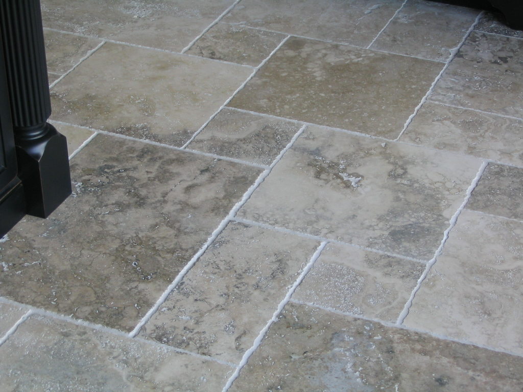 Cross-cut travertine "Terra Chiara"