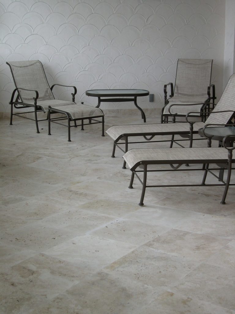 Cross-cut travertine "Becagli Chiaro"