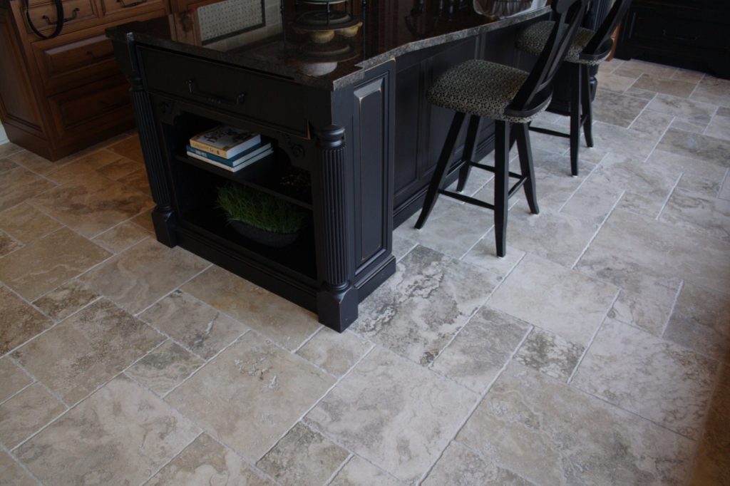 Cross-cut travertine "Terra Chiara"