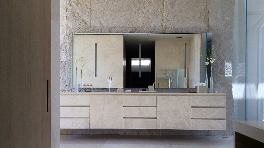 Rivestimento bagno in travertino