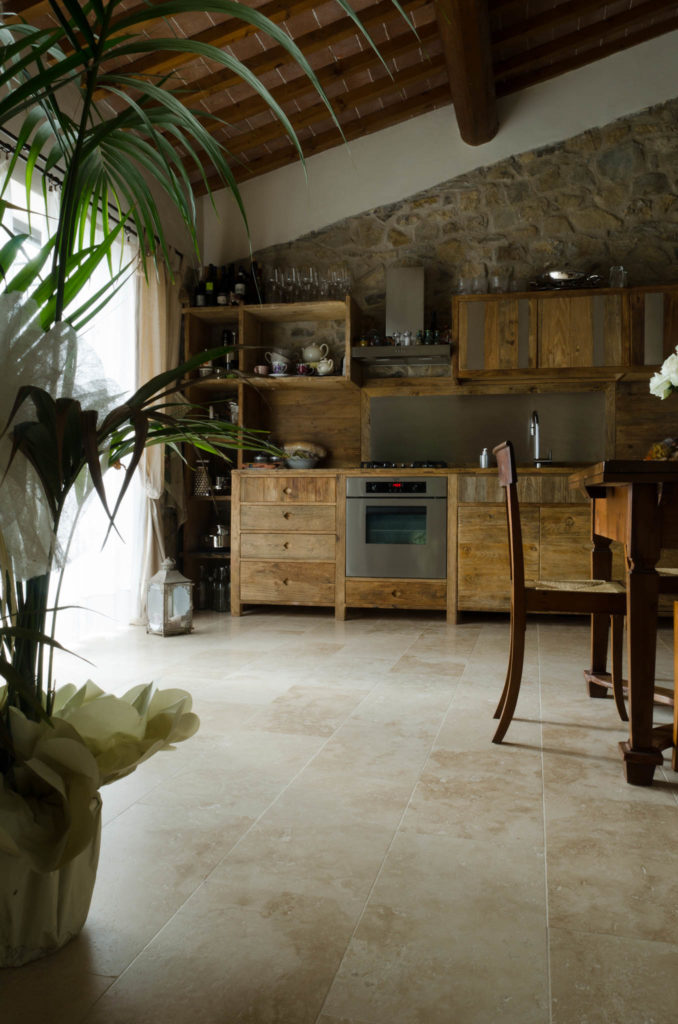 Floors and stone coverings