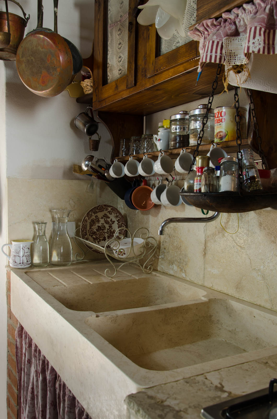 lavabo in travertino massello cucina stile rustico shabby chic