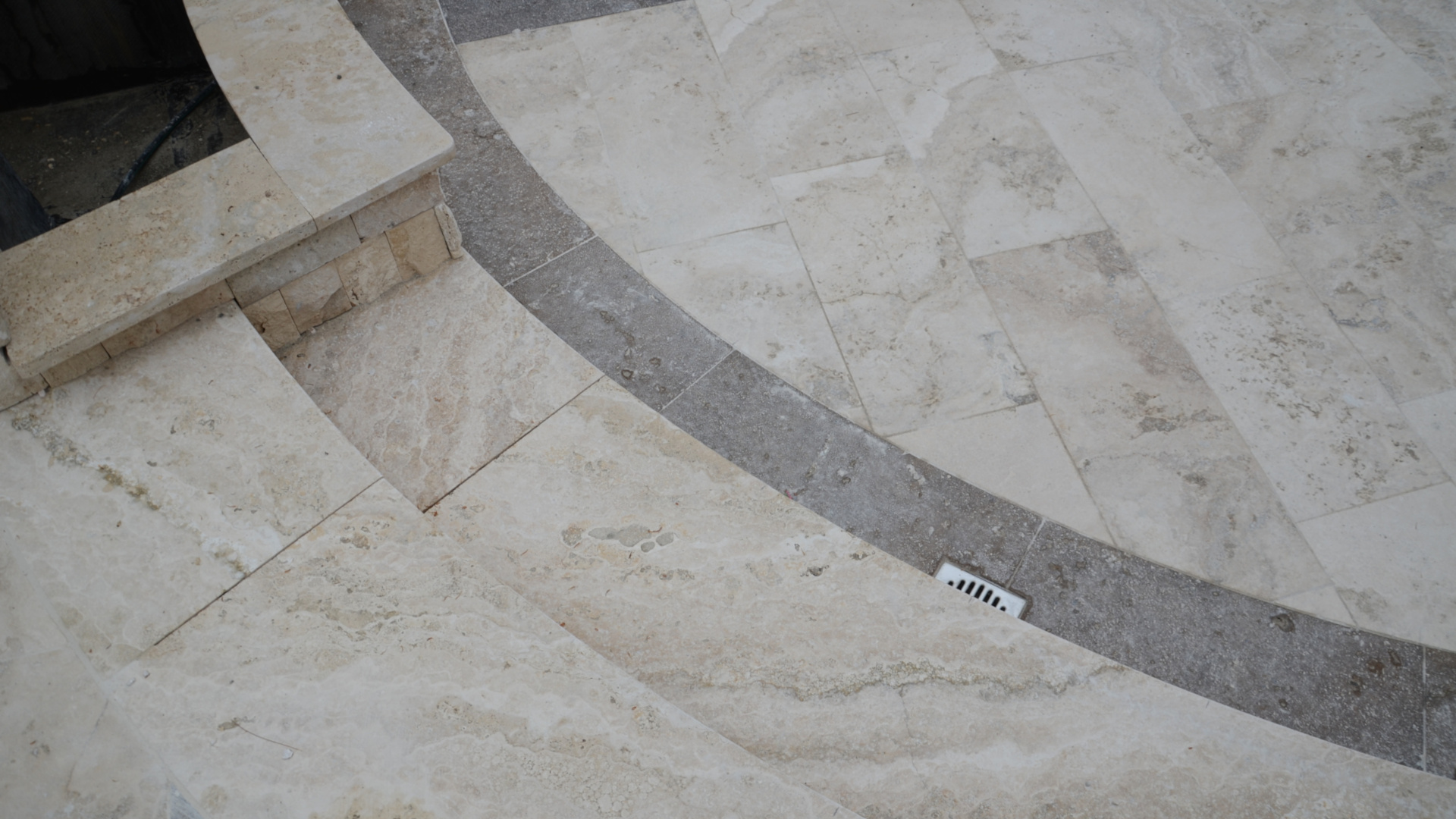 Picture of Swimming pool and outdoor in travertine by Pietre di Rapolano