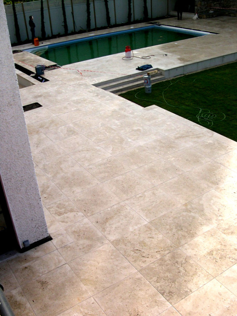 Piscina in travertino Becagli Chiaro - Pietre di Rapolano