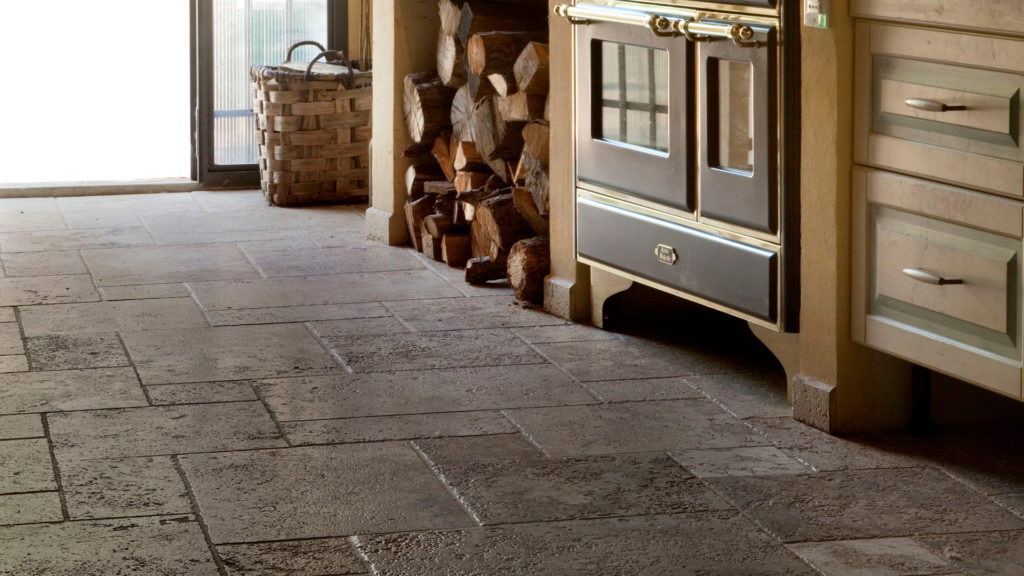 Floors and stone coverings