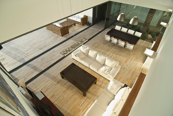 Aa house almeria con rivestimenti in travertino travertine floors