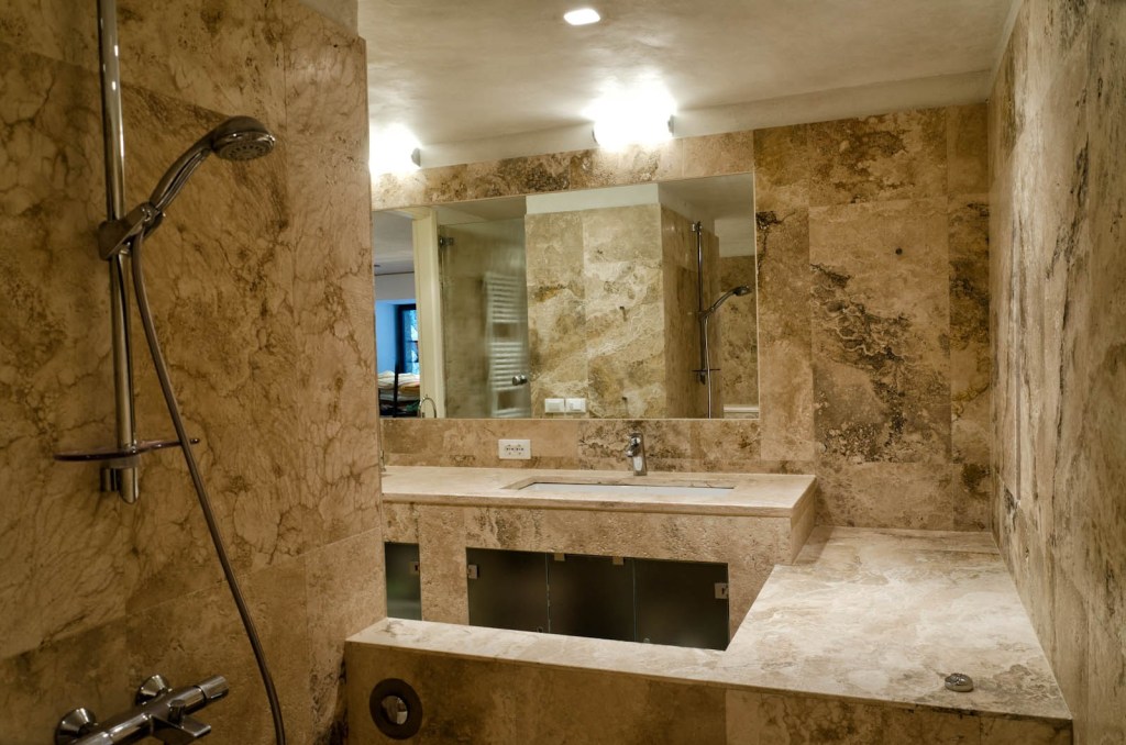 Travertino bagno