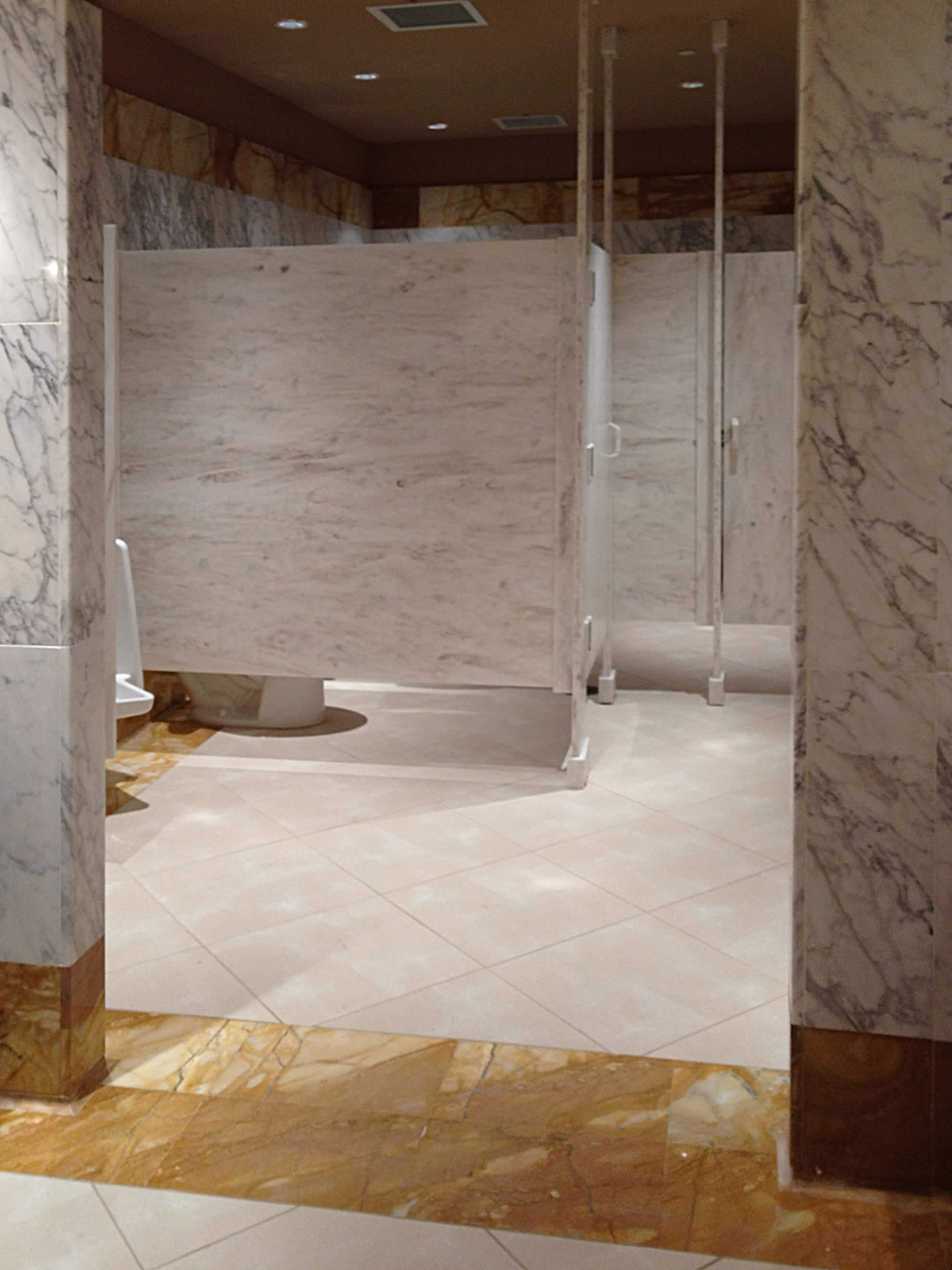Pietre di Rapolano – pavimenti bagni in marmo Pietre di Rapolano - pavimenti bagni in marmo