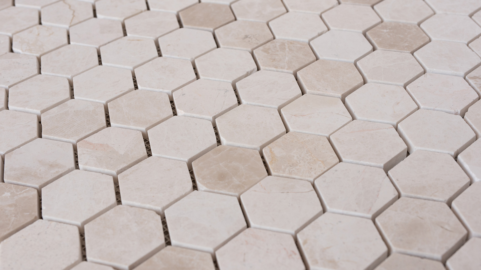 Mosaico in marmo beige “Esagono 4.8” Levigato