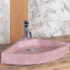 Lavabo da angolo in travertino rosa “Corner”