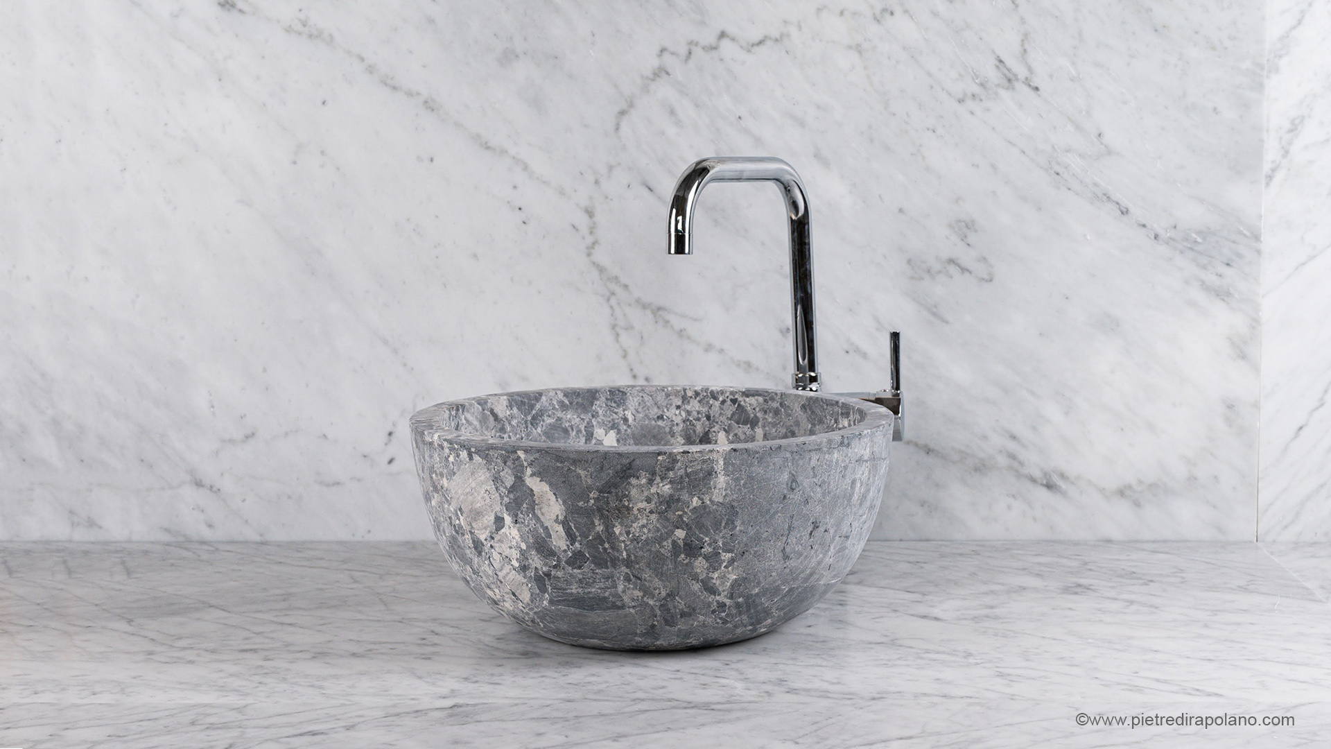 Ceppo d’oriente washbasin “Fiano”