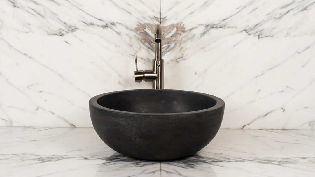 Lavabo rotondo in pietra "Fiano Basalto"&nbsp;