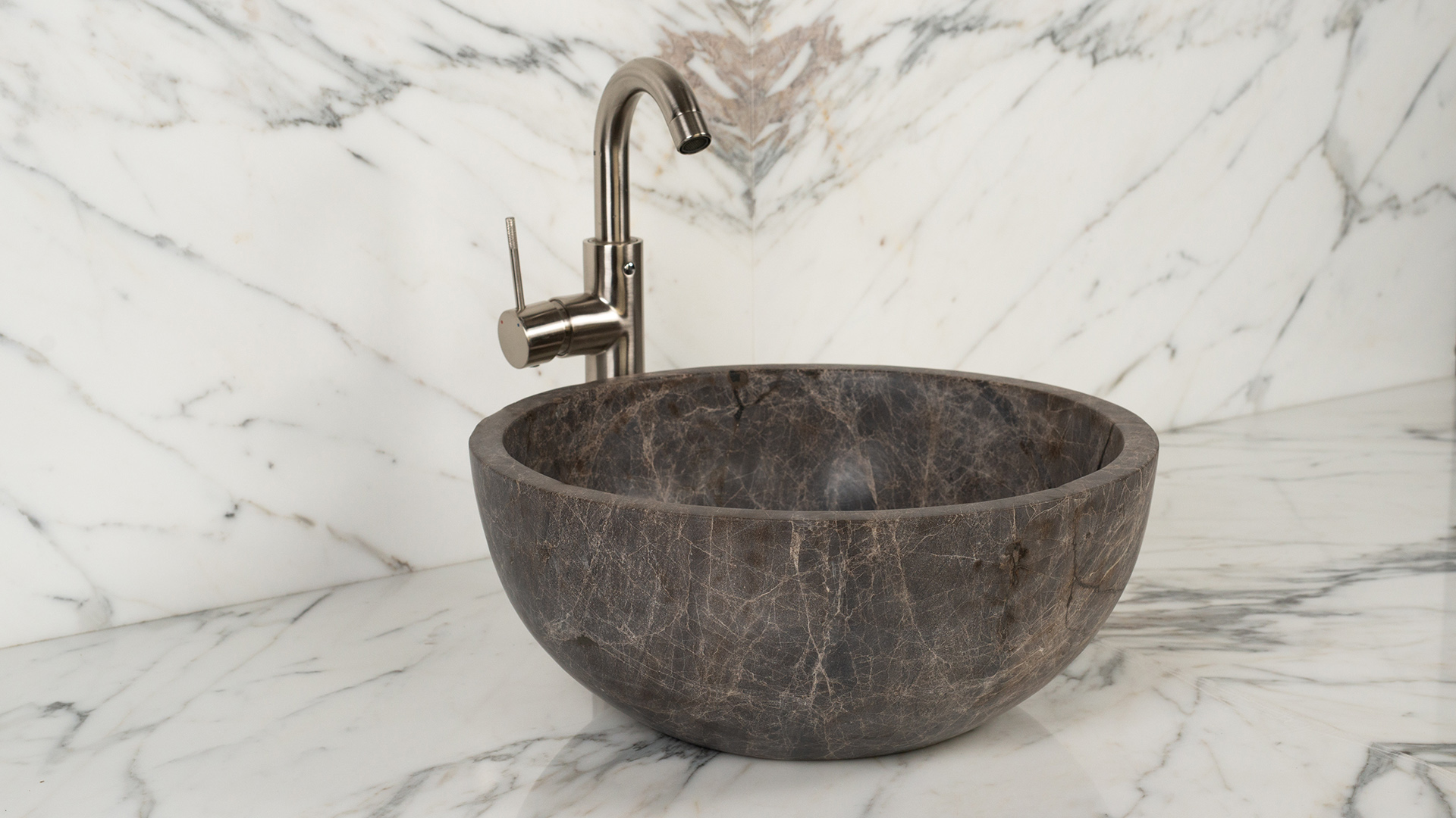Fiano emperador lato Fiano emperador lato