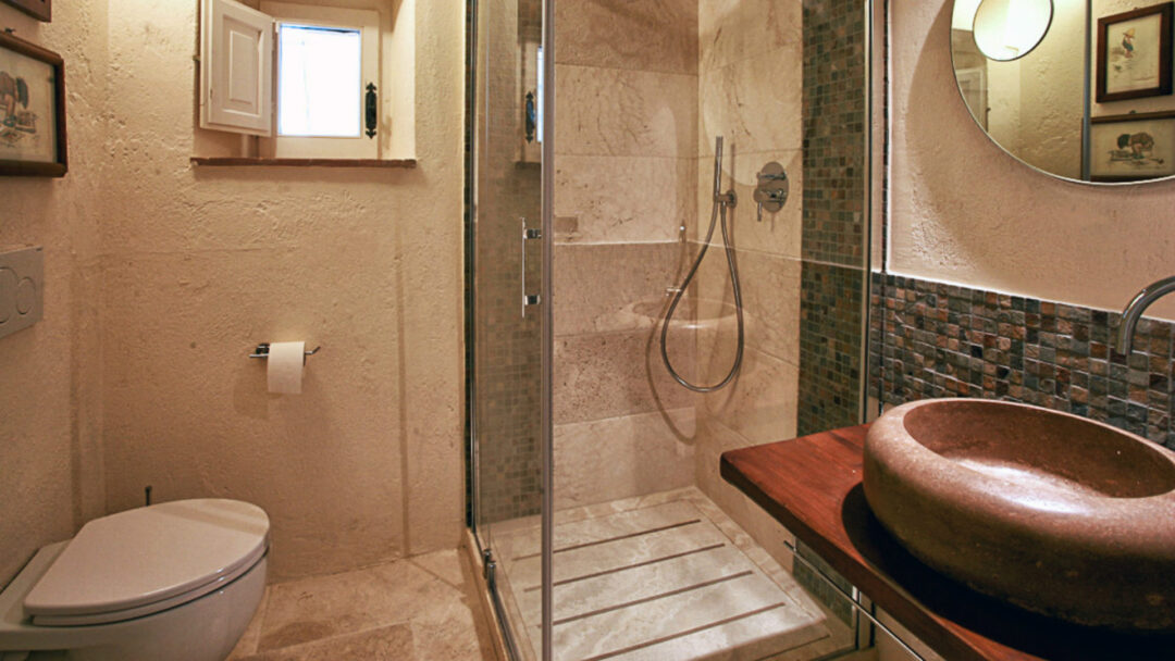 Shower tray
