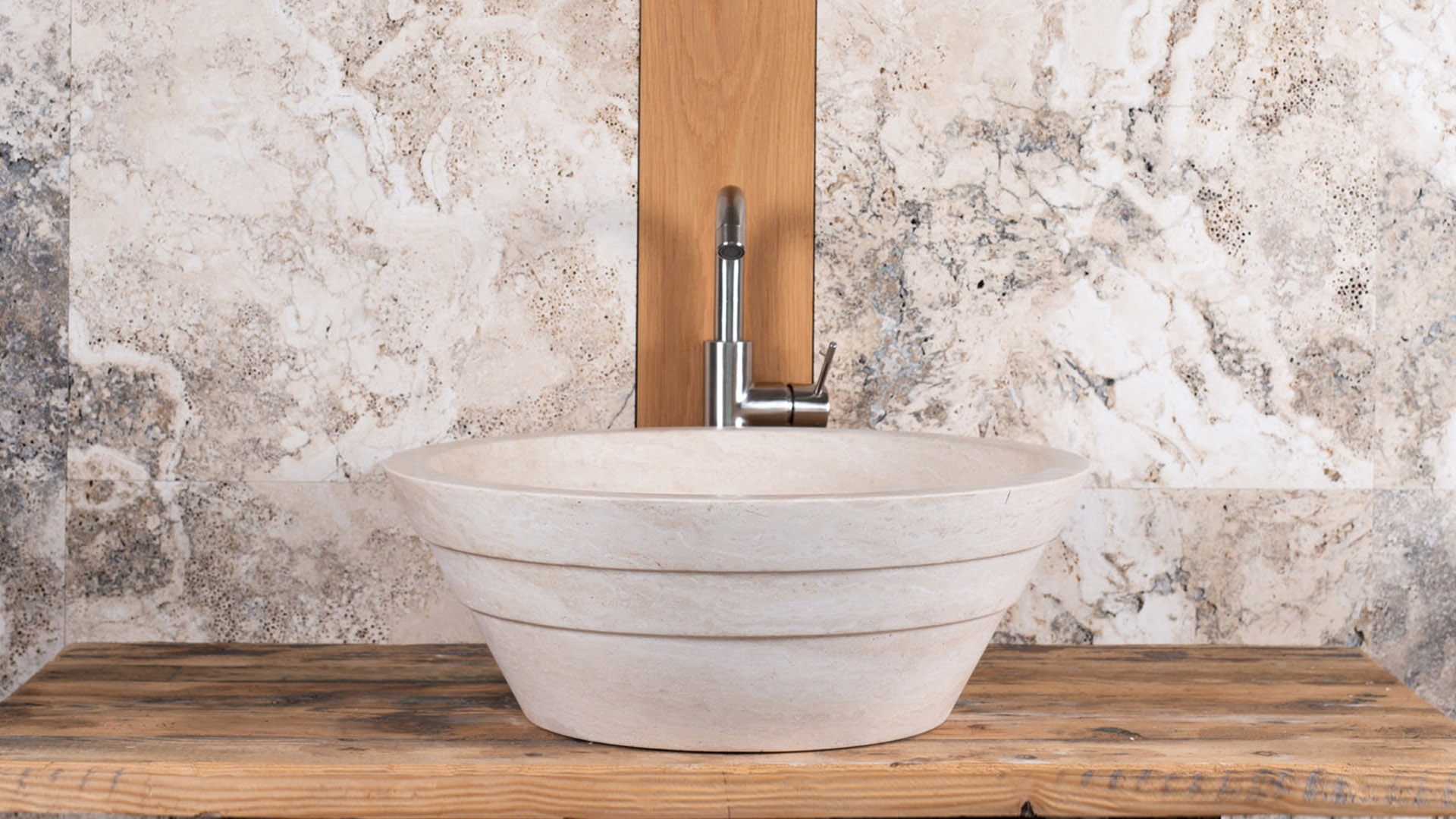 Lavabo in travertino rotondo &ldquo;Castellina&rdquo;