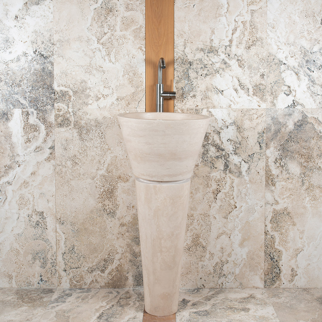 Lavabo a colonna in travertino &ldquo;Cono CH&rdquo;