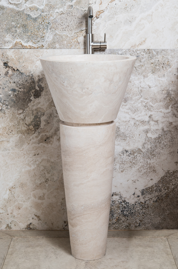Cono-pietre-di-rapolano-lavabo-freestanding-in-travertino-chiaro