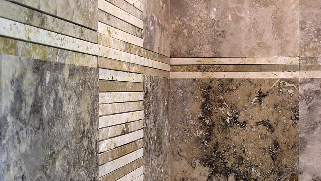 Travertino in falda Venato Scuro con mosaico