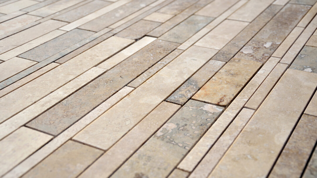 Mosaico in travertino Strips Tuscany Mix Moderno