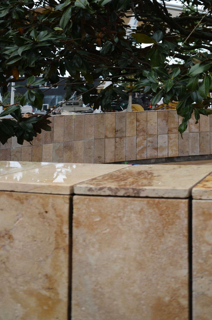Particolare rivestimento esterno in travertino Autunno (PDR029), Padiglione Messico Expo 2015