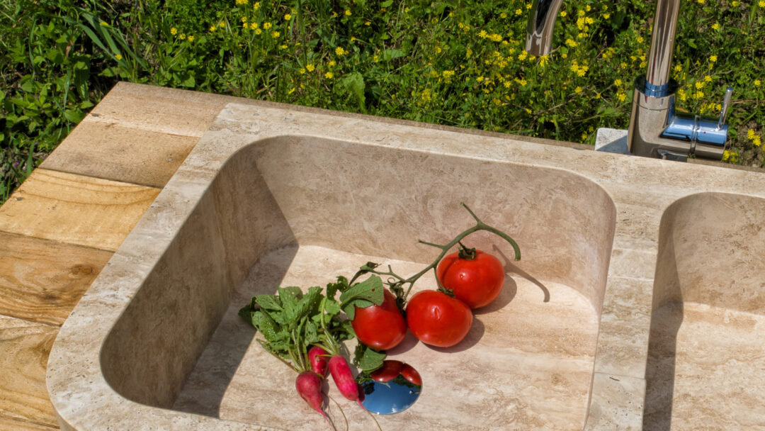 Double sink detail