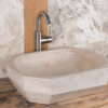 Daymo ch tr ch facettiertes Design Waschbecken aus hellem Travertin
