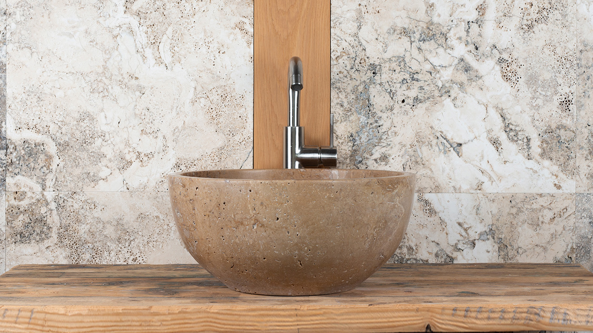 Lavabo da appoggio in travertino &ldquo;Fiano SC&rdquo;