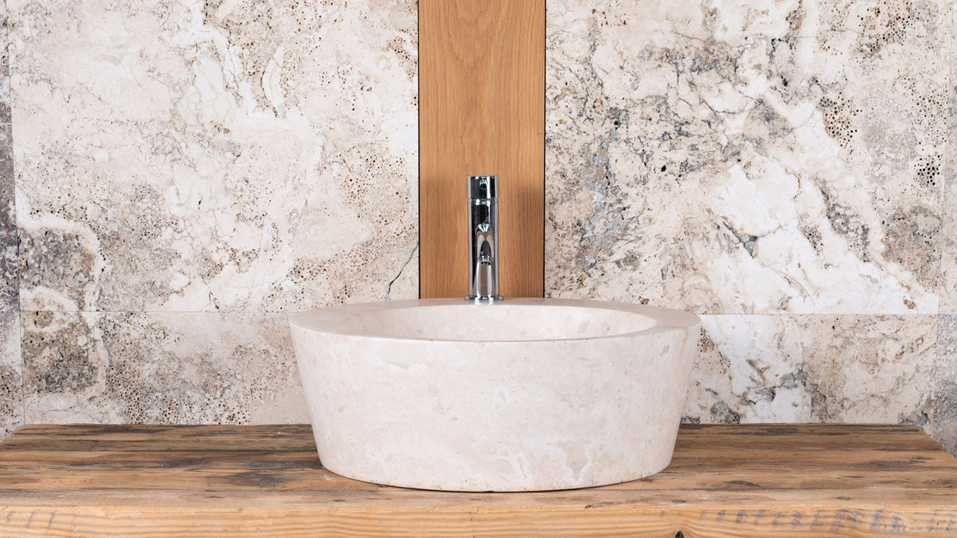Lavabo da bagno in travertino &ldquo;Fonte&rdquo;