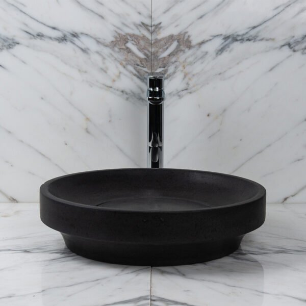 Lavabo tondo in basalto “Ufo Black”