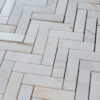 Mosaik aus Marmor Bianco Alba „Spina Piccola“ Glänzend