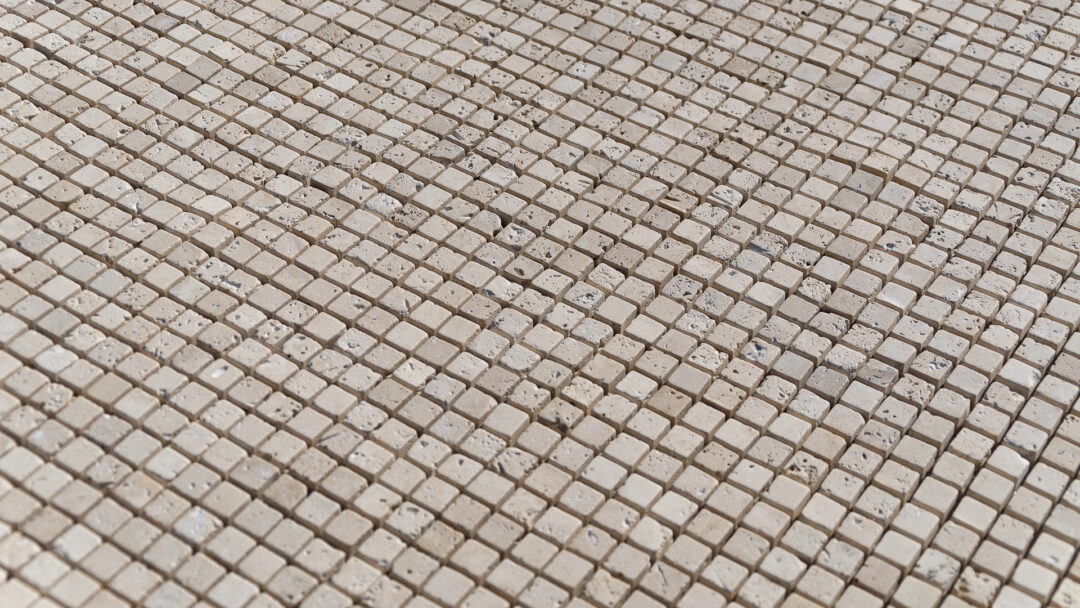 Mosaico in travertino 1,5×1,5 Light Blend Ciottolo