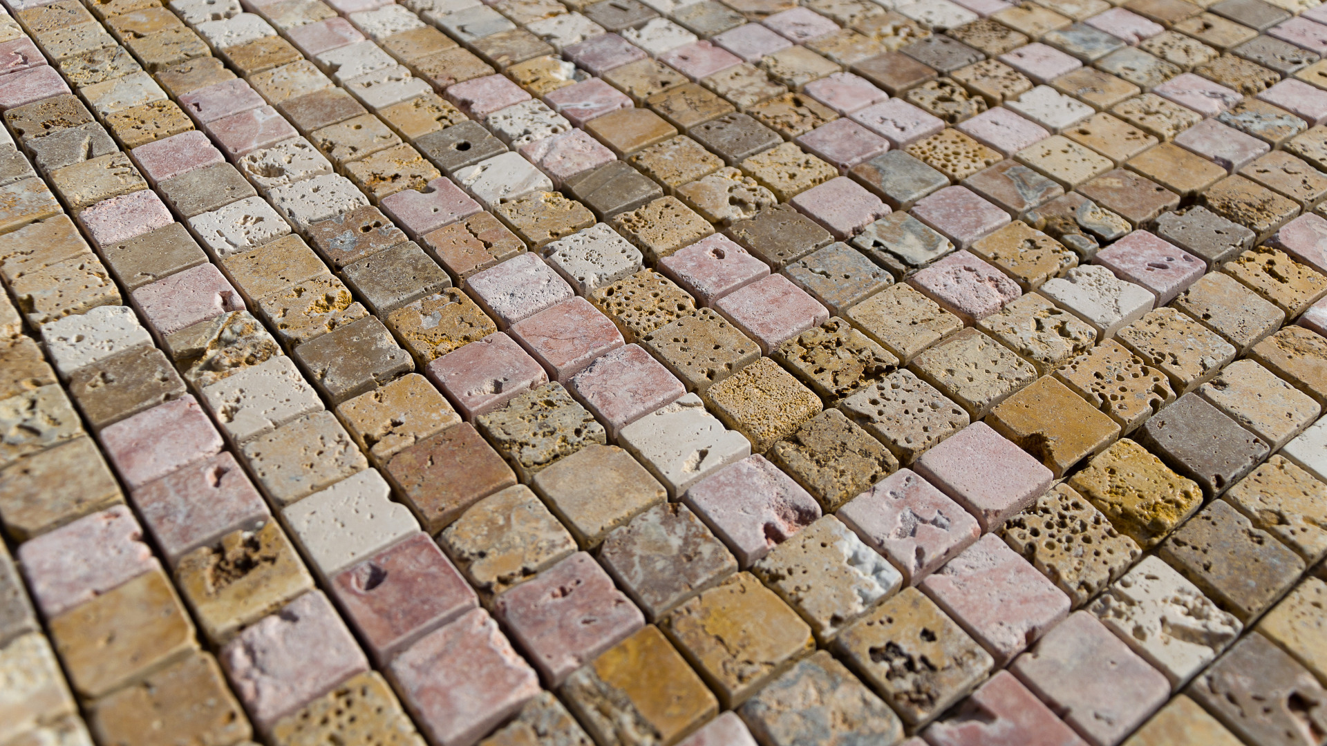 Mosaico in travertino &ldquo;3x3cm Coral Mix&rdquo; Rustico
