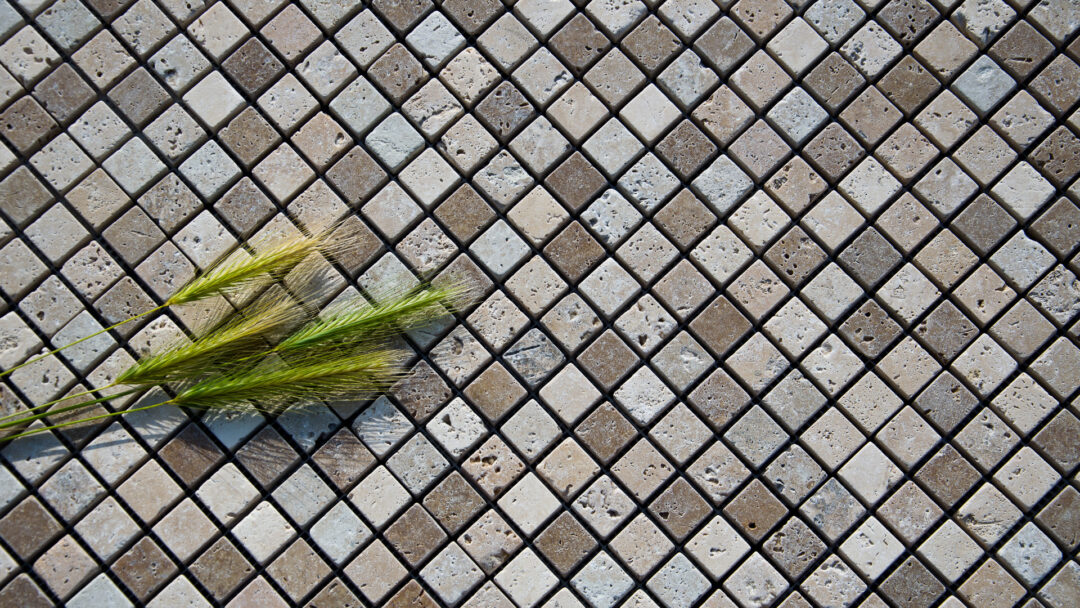 Mosaik für Bad und Küche aus Travertin