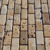 Mosaico-su-rete-in-travertino-per-bagno